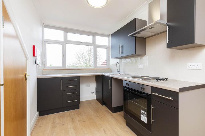 Stunning Newly Renovated Apartment Park Chase, Wembley